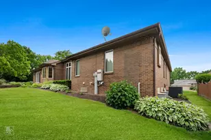 589 Edelweiss Dr, Antioch, IL 60002 - Photo 26
