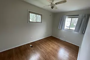 594 W Comstock Ave, Elmhurst, IL 60126 - Photo 8