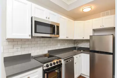 640 W Wrightwood Avenue #107, Chicago, IL 60614 - Photo 2
