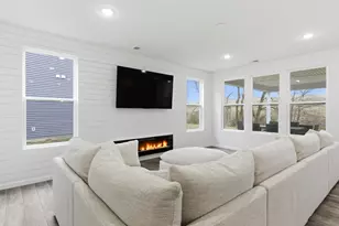 3279 Oak Creek Ln, Aurora, IL 60503 - Photo 4