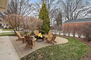 6034 Grove Ct, Morton Grove, IL 60053 - Photo 2