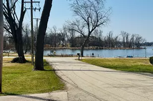 42129 N 2nd Ave, Antioch, IL 60002 - Photo 2