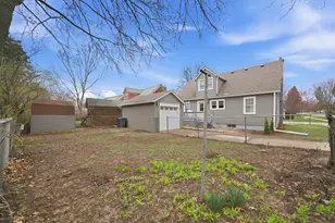 302 Hubbard Ave, Elgin, IL 60123 - Photo 38