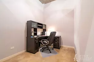 1033 W 14th Pl, Chicago, IL 60608 - Photo 8