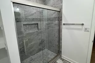 617 W 43rd Pl, Chicago, IL 60609 - Photo 12