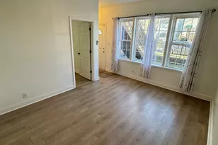 617 W 43rd Pl, Chicago, IL 60609 - Photo 2