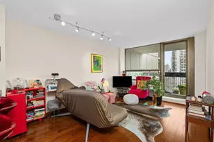 [Address not provided], Chicago, IL 60610 - Photo 8