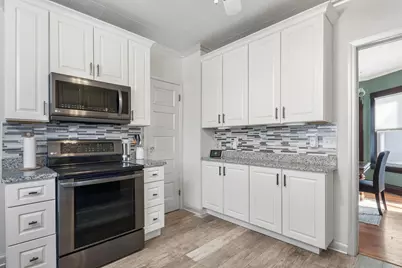 920 W Park Avenue, Joliet, IL 60436 - Photo 8