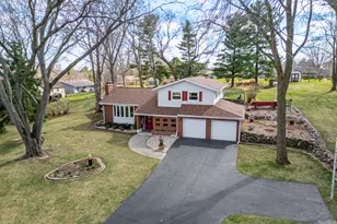 8722 Sheffield Dr, Belvidere, IL 61008 - Photo 2