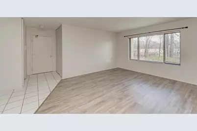 6103 Knoll Valley Drive #104, Willowbrook, IL 60527 - Photo 4