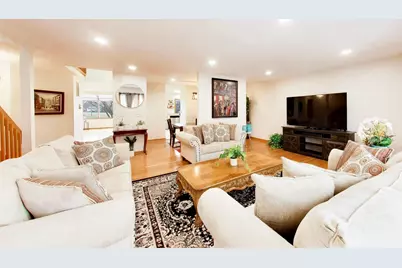 943 W Essex Place, Arlington Heights, IL 60004 - Photo 8