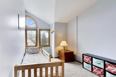 943 W Essex Place, Arlington Heights, IL 60004 - Photo 40