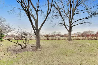 943 W Essex Place, Arlington Heights, IL 60004 - Photo 54