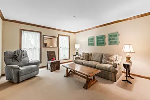 40W035 Deer Run Dr, Saint Charles, IL 60175 - Photo 8