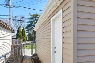 4043 N Wagner Ave, Schiller Park, IL 60176 - Photo 18