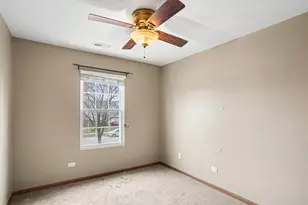 909 Mission Blvd, Joliet, IL 60436 - Photo 12