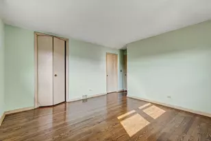 8621 W Madison Dr, Niles, IL 60714 - Photo 10