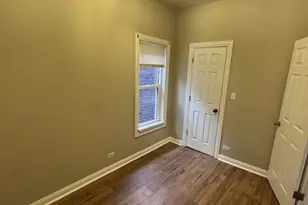 617 W 43rd Pl, Chicago, IL 60609 - Photo 10