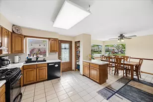 1836 Buckingham Ave, Westchester, IL 60154 - Photo 8