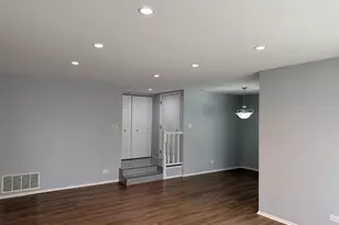 1312 Coventry Cir, Vernon Hills, IL 60061 - Photo 2