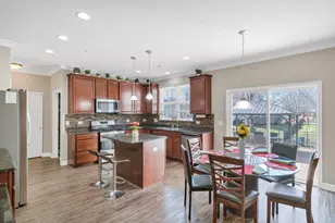 2124 Amelia Ln, Hoffman Estates, IL 60192 - Photo 10