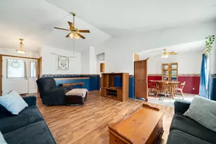 227 Meadow Dr, Orangeville, IL 61060 - Photo 6