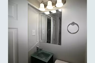 7927 S Jeffery Boulevard, Chicago, IL 60617 - Photo 22