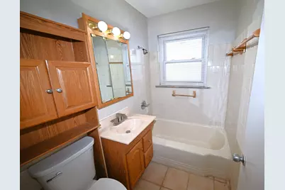 7927 S Jeffery Boulevard, Chicago, IL 60617 - Photo 18