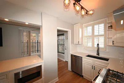 7927 S Jeffery Boulevard, Chicago, IL 60617 - Photo 8