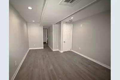 7927 S Jeffery Boulevard, Chicago, IL 60617 - Photo 20