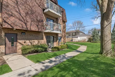611 W Central Road #A4, Mount Prospect, IL 60056 - Photo 4