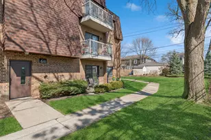 611 W Central Rd, Mount Prospect, IL 60056 - Photo 4