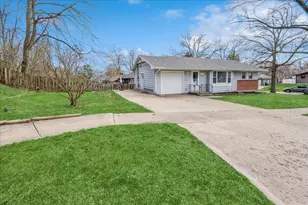 3005 Oak Grove Ln, Rockford, IL 61108 - Photo 2