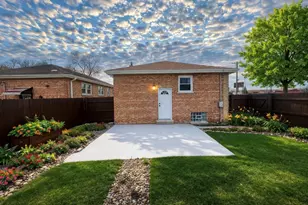 12401 Justine St, Calumet Park, IL 60827 - Photo 4