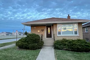 12401 Justine St, Calumet Park, IL 60827 - Photo 2