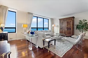 180 E Pearson St, Chicago, IL 60611 - Photo 8