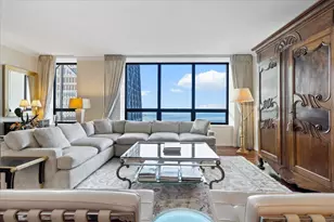 180 E Pearson St, Chicago, IL 60611 - Photo 10