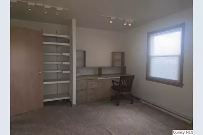 105 S Clermont St, Bowen, IL 62316 - Photo 6