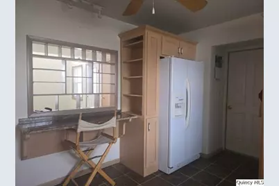 105 S Clermont St, Bowen, IL 62316 - Photo 8