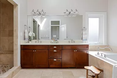 2131 W Melrose Street, Chicago, IL 60618 - Photo 14