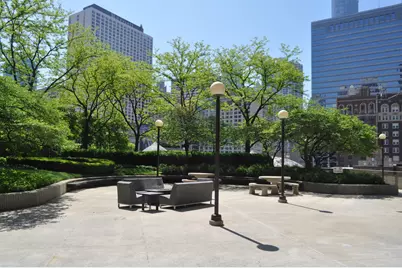 10 E Ontario Street #2702, Chicago, IL 60611 - Photo 20