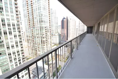 10 E Ontario Street #2702, Chicago, IL 60611 - Photo 14
