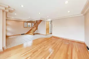 5731 S Newland Ave, Chicago, IL 60638 - Photo 8