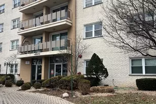 8210 Elmwood Ave, Skokie, IL 60077 - Photo 1