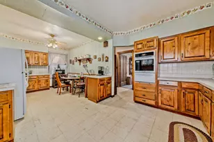 5381 N Lynch Ave, Chicago, IL 60630 - Photo 4