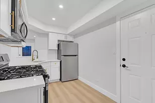 10347 Dearlove Rd, Glenview, IL 60025 - Photo 12