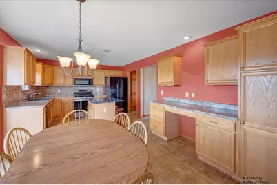 225 Sundance Trail, Capron, IL 61012 - Photo 10