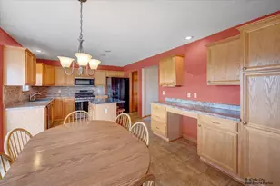 225 Sundance Trail, Capron, IL 61012 - Photo 10