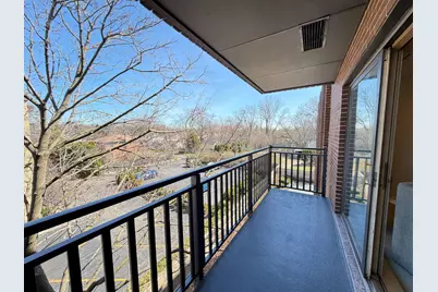 1000 Deerfield Road #304, Highland Park, IL 60035 - Photo 8