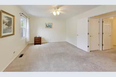 684 Regent Lane, Prospect Heights, IL 60070 - Photo 20